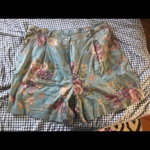 🟡Floral lightweight shorts